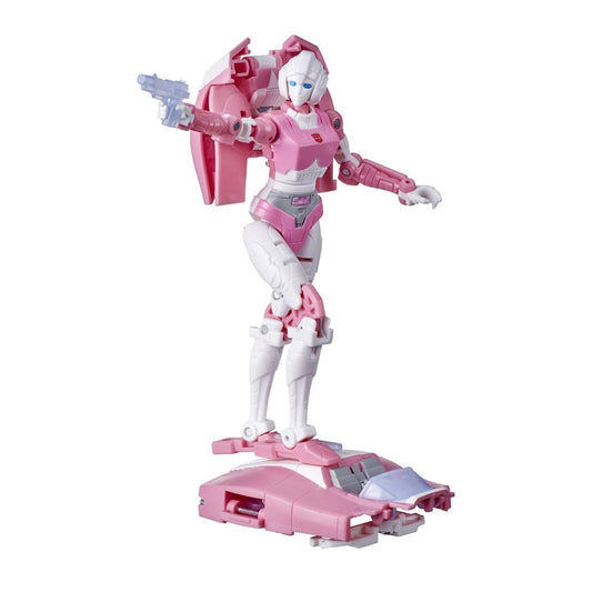 Transformers Kingdom War for Cybertron Arcee Deluxe Class 5.5-in Action Figure