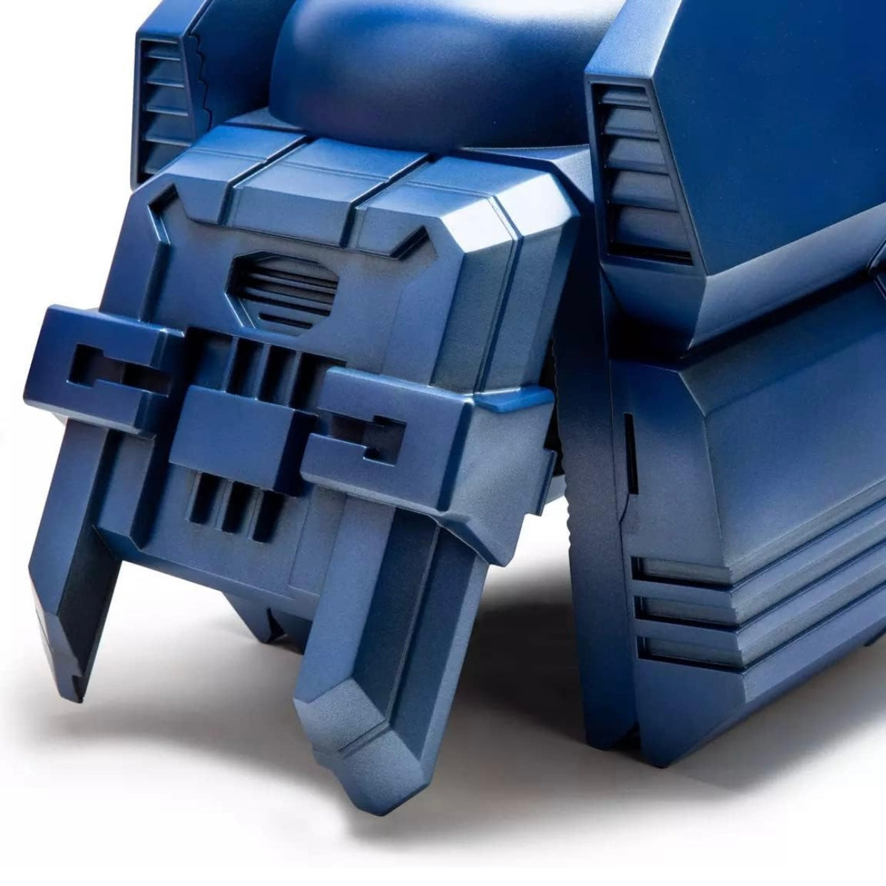 hasbro modern icons transformers soundwave helmet replica gamestop exclusive Modern Icons Transformers Soundwave Helmet Replica GameStop Exclusive – Movie Hero Toys