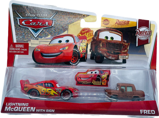 Disney/Pixar Cars  Movie Moment Lightning McQueen with Sign & Fred